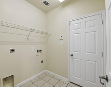 1702 Bonnyton Lane - Photo Thumbnail 28