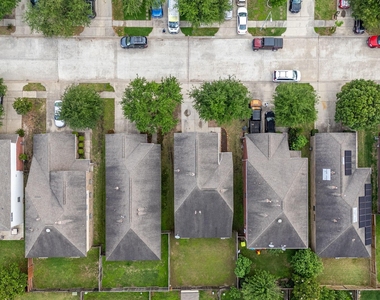 1702 Bonnyton Lane - Photo Thumbnail 1