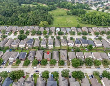 1702 Bonnyton Lane - Photo Thumbnail 2
