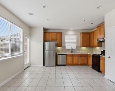 1702 Bonnyton Lane - Photo Thumbnail 15