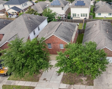 1702 Bonnyton Lane - Photo Thumbnail 6