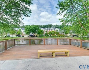 7358 Pebble Lake Drive - Photo Thumbnail 14