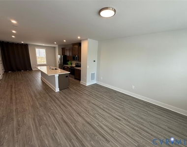10144 All Star Boulevard - Photo Thumbnail 7