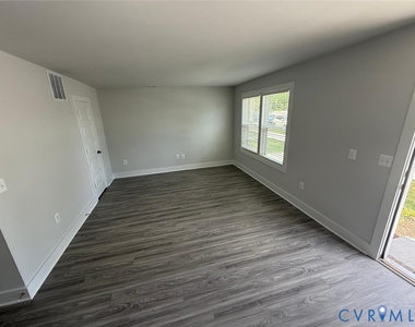 10144 All Star Boulevard - Photo Thumbnail 2