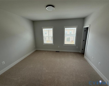 10144 All Star Boulevard - Photo Thumbnail 9