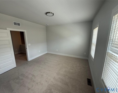 10144 All Star Boulevard - Photo Thumbnail 10