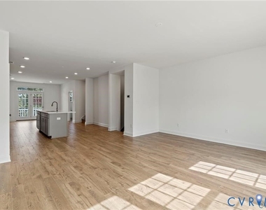 13800 Village View Drive - Photo Thumbnail 3