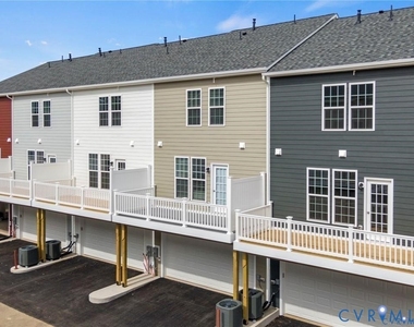 13800 Village View Drive - Photo Thumbnail 8