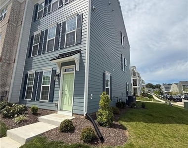 13800 Village View Drive - Photo Thumbnail 2