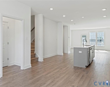 13800 Village View Drive - Photo Thumbnail 4