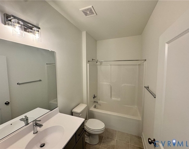 13800 Village View Drive - Photo Thumbnail 13