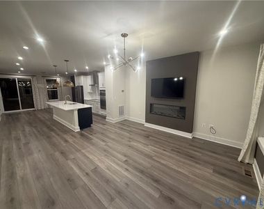 10199 Blue Wing Lane - Photo Thumbnail 9