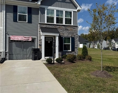 5509 Addison Gate Drive - Photo Thumbnail 3