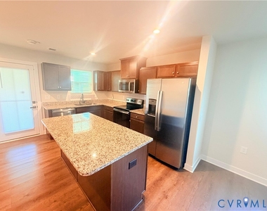 5509 Addison Gate Drive - Photo Thumbnail 8