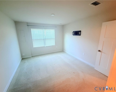 5509 Addison Gate Drive - Photo Thumbnail 20