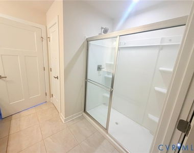 5509 Addison Gate Drive - Photo Thumbnail 19