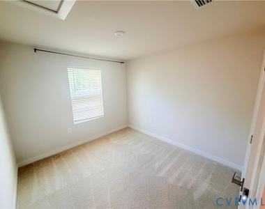 5509 Addison Gate Drive - Photo Thumbnail 16