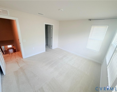 5509 Addison Gate Drive - Photo Thumbnail 10
