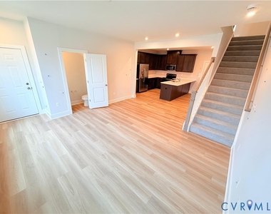 3627 Notch Trail Lane - Photo Thumbnail 4