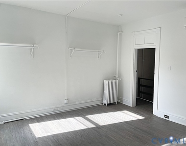 102 N Lombardy Street - Photo Thumbnail 5
