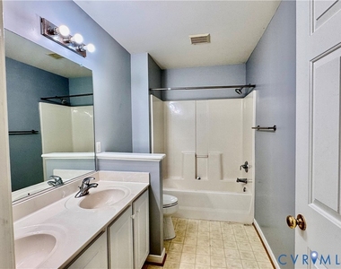 11800 Autumnwood Court - Photo Thumbnail 18