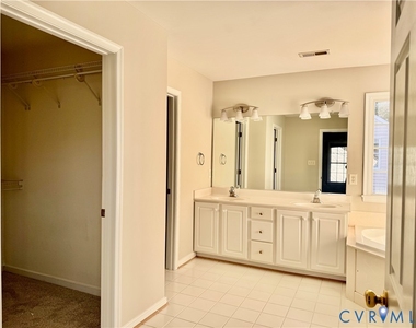 11800 Autumnwood Court - Photo Thumbnail 15