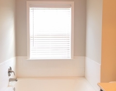 7474 Pebble Lake Drive - Photo Thumbnail 35