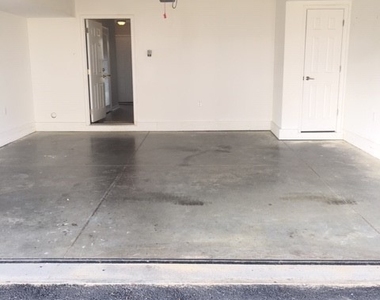 7474 Pebble Lake Drive - Photo Thumbnail 11