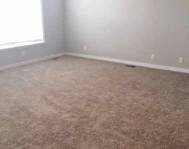 7474 Pebble Lake Drive - Photo Thumbnail 19