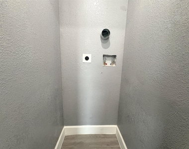 405 N Erskine Street - Photo Thumbnail 5