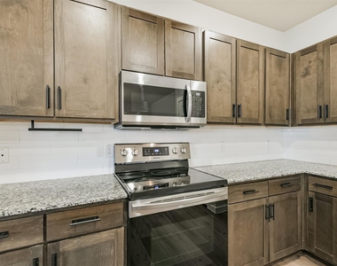 25109 Pacific Wren Drive - Photo Thumbnail 12