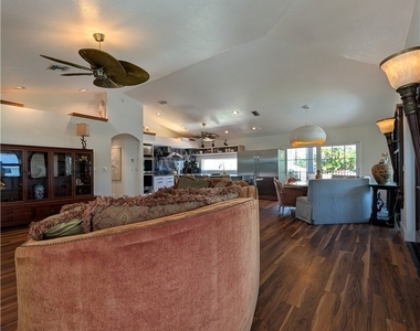 14952 Kimberly Lane - Photo Thumbnail 13