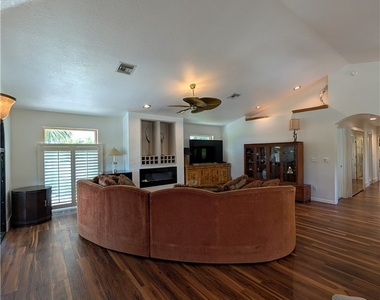 14952 Kimberly Lane - Photo Thumbnail 14