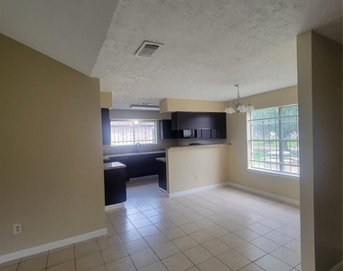 19330 Cypress Bay Drive - Photo Thumbnail 4