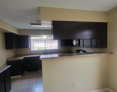 19330 Cypress Bay Drive - Photo Thumbnail 9