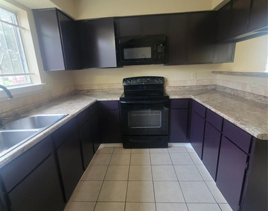 19330 Cypress Bay Drive - Photo Thumbnail 8
