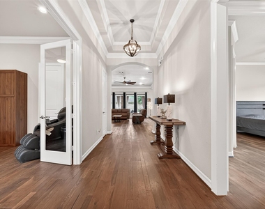 32607 Wingfoot Circle - Photo Thumbnail 2