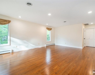 179 Woodside - Photo Thumbnail 16