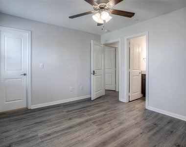 1419 Avenue N - Photo Thumbnail 30