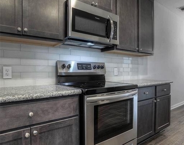 1419 Avenue N - Photo Thumbnail 12