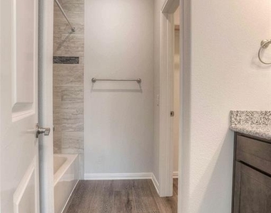 1419 Avenue N - Photo Thumbnail 25