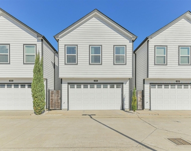 1010 Melneeka Lane - Photo Thumbnail 1