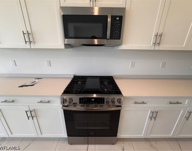 2864 Bloomfield Way - Photo Thumbnail 10