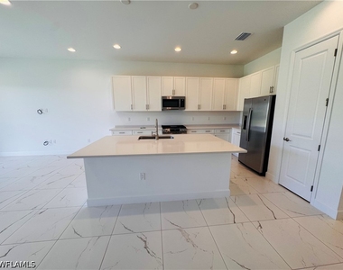 2864 Bloomfield Way - Photo Thumbnail 9