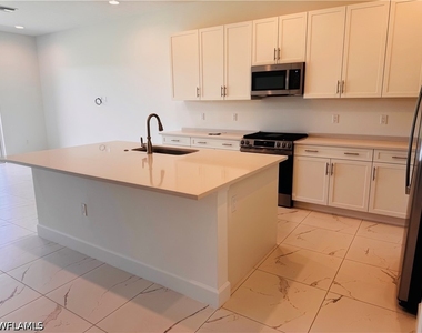 2864 Bloomfield Way - Photo Thumbnail 8
