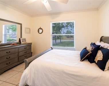691 102nd Avenue N - Photo Thumbnail 10