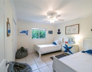 691 102nd Avenue N - Photo Thumbnail 12