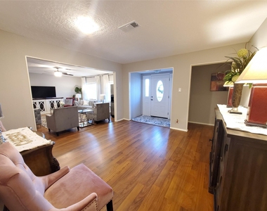 8815 Bellaire Boulevard - Photo Thumbnail 3