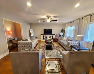 8815 Bellaire Boulevard - Photo Thumbnail 2