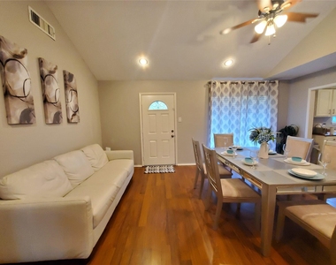 8815 Bellaire Boulevard - Photo Thumbnail 11
